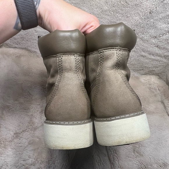 Timberland Womens Size 7 Boots - Picture 6 of 7